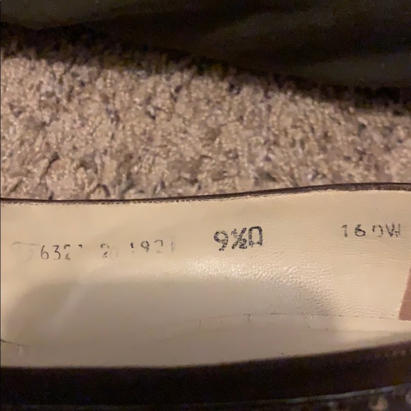 Vintage Brown suede Ferragamo heels - Picture 6 of 6